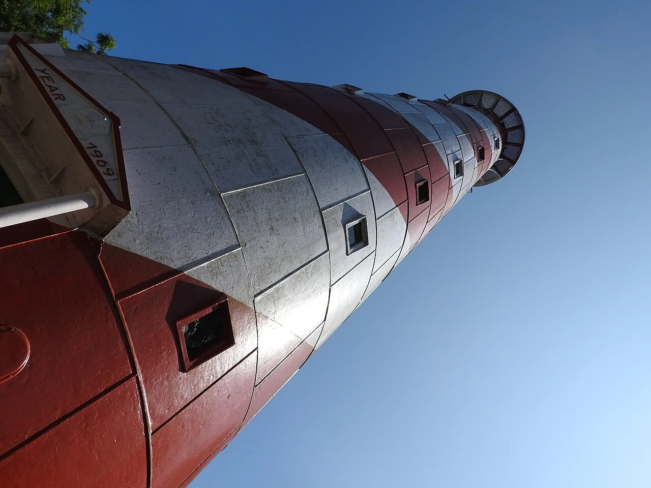 North Bay Island lighthouse iconic landmark featured on the Indian 20-rupee note